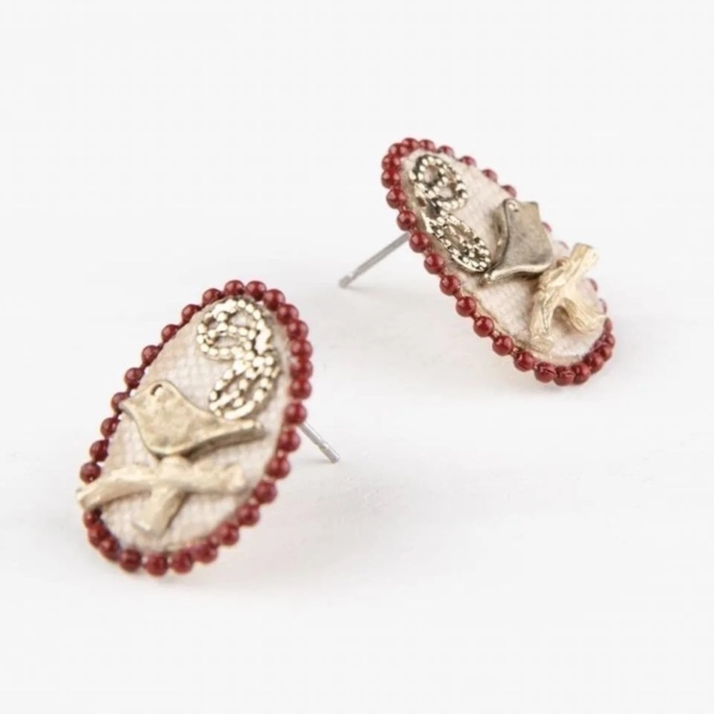 Plunder Design Trendy Jewelry Taya Clay Oval Bird
Accent Stud Earrings - Picture 5 of 5